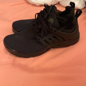 black nike prestos